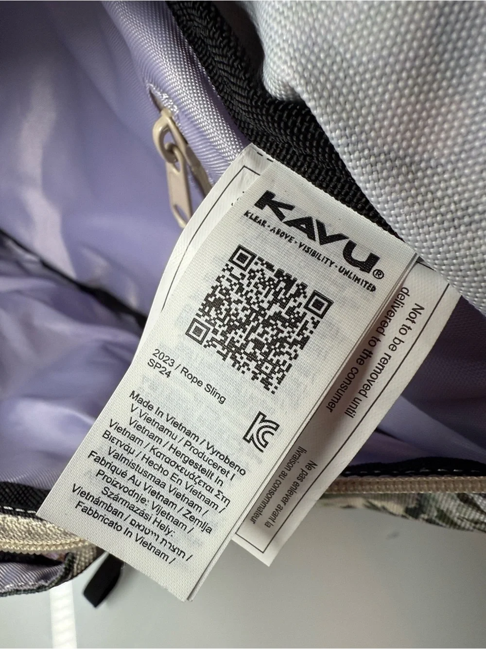 LIKE NEW Kavu Sling Bag in Floral Succulent Lavender, Mint, and Taupe RARE PRINT